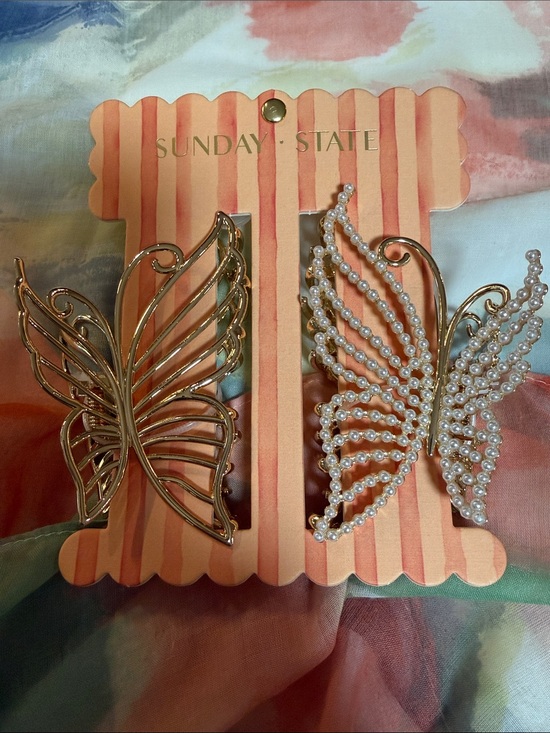 Sunday State Accessories - Sunday State Gold Butterfly Hair Clips with Pearl Accent - Gold